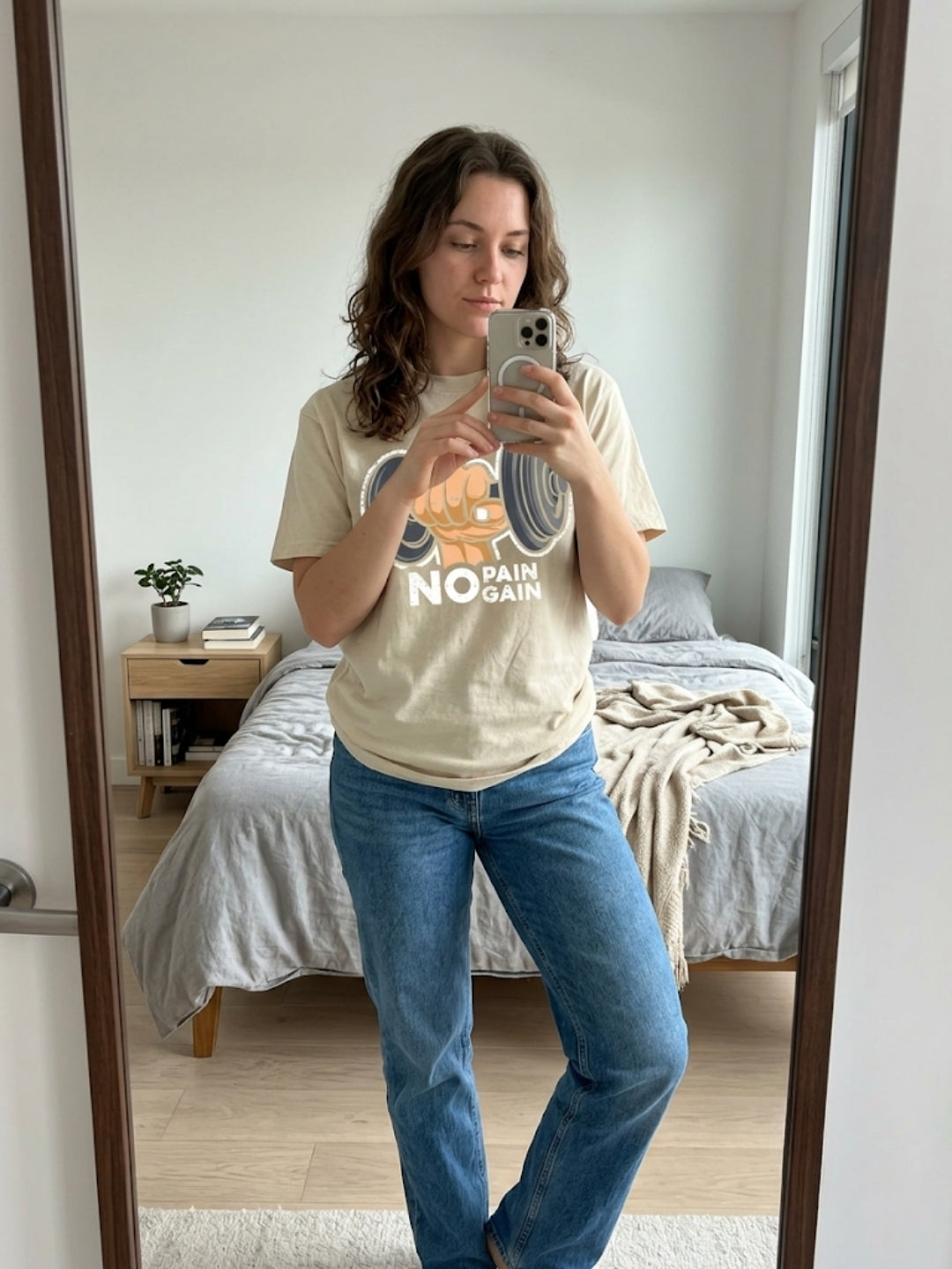 No Pain No Gain Dumbbell Fist Oversized Tee – Women’s Cream
